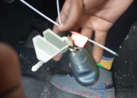 2015 Toyota Tundra Limited 5.7L V8 z USA, uszkodzony, nr VIN 5TFHW5F13FX442060